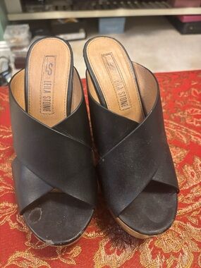 Leila Stone Black Crisscross Open-Toe Slide Mules